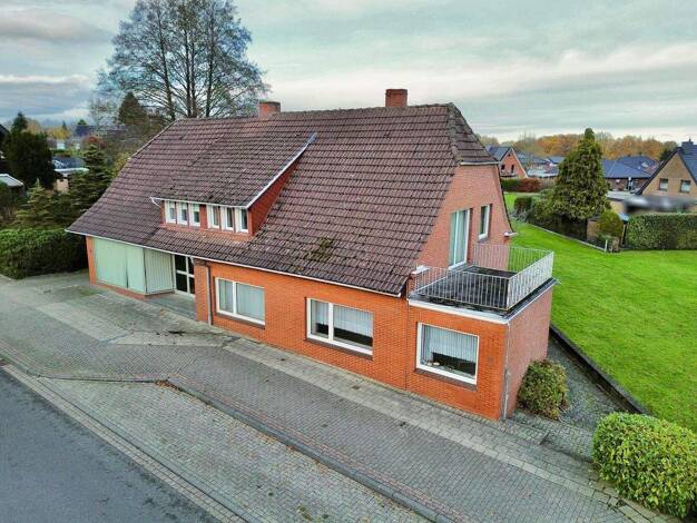 Mehrfamilienhaus zum Kauf 239.000 € 9 Zimmer 235,8 m² 810 m² Grundstück Uelsen 49843
