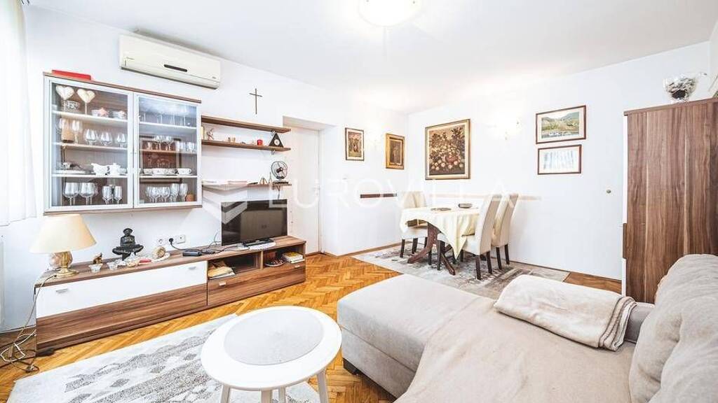 Wohnung zur Miete 850 € 2 Zimmer 58 m² 1. Geschoss Volovcica Vukomerec-Borongaj 10000