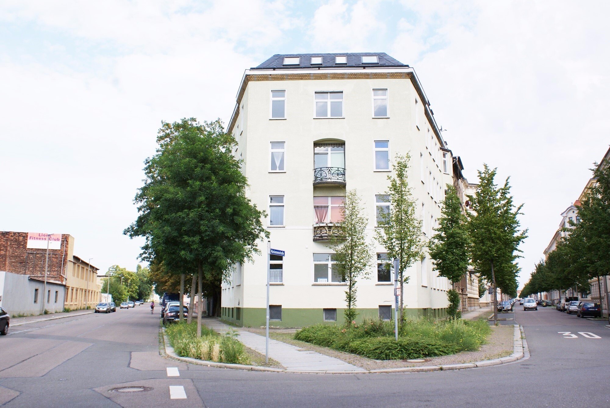 Wohnung zur Miete 885 € 3 Zimmer 89,8 m²<br/>Wohnfläche 2.<br/>Geschoss Rosa-Luxemburg-Straße 54 Neustadt-Neuschönefeld Leipzig 04315