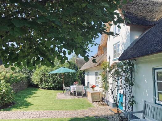 Haus zum Kauf 1.950.000 € 8 Zimmer 181 m² 906 m² Grundstück Nebel 25946