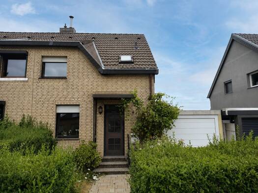 Doppelhaushälfte zum Kauf 159.500 € 3 Zimmer 75 m² 314 m² Grundstück Stich Eschweiler 52249