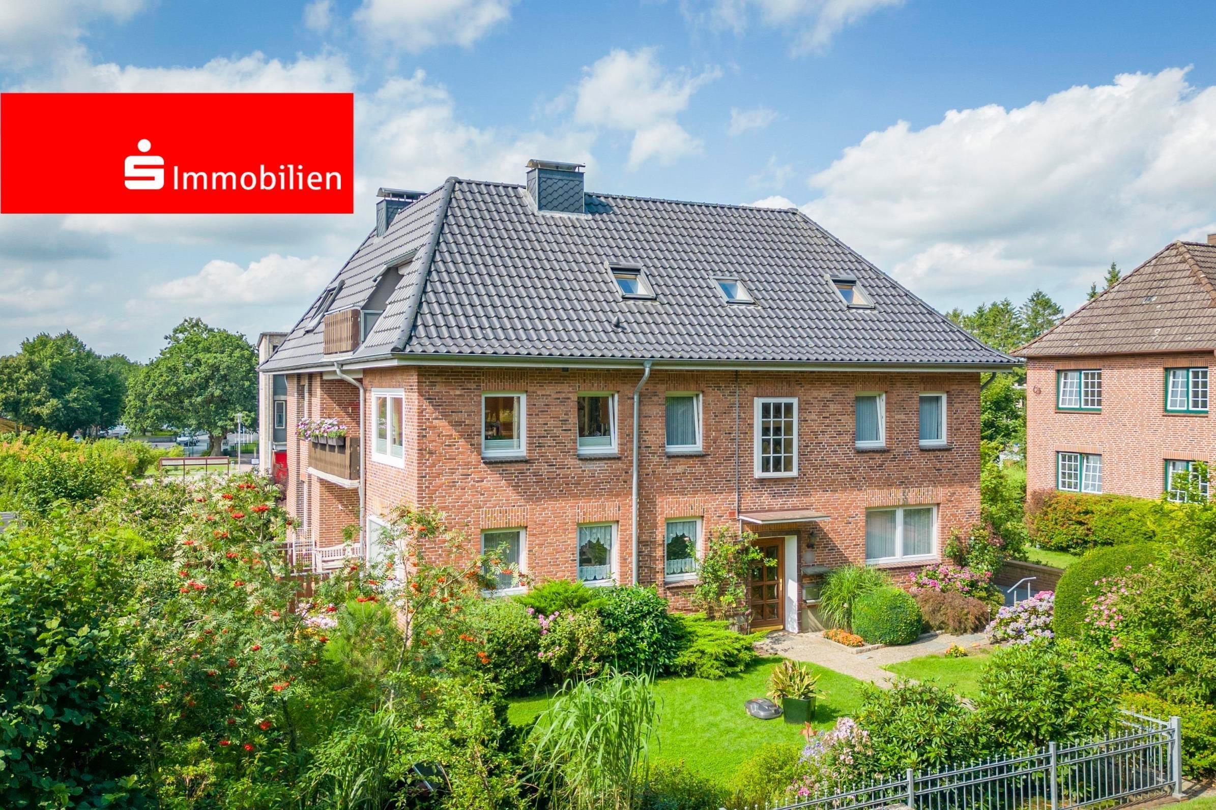 Mehrfamilienhaus zum Kauf 450.000 € 10 Zimmer 297,6 m²<br/>Wohnfläche 1.033 m²<br/>Grundstück ab sofort<br/>Verfügbarkeit Hohenwestedt 24594