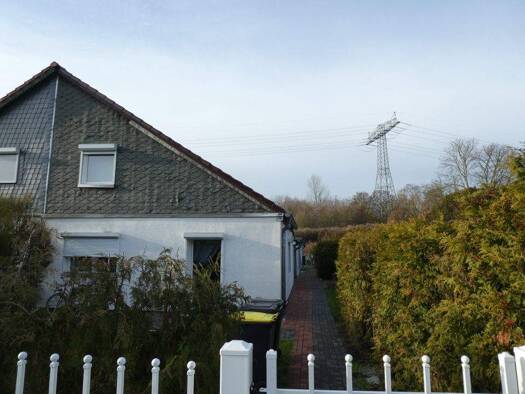 Mehrfamilienhaus zum Kauf 625.000 € 10 Zimmer 144 m² 826 m² Grundstück Biesdorf Berlin 12683