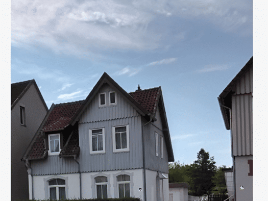 Einfamilienhaus zum Kauf 265.000 € 8 Zimmer 96 m² 751 m² Grundstück Lüneburger Heerstraße 40 Hehlentor Celle 29223