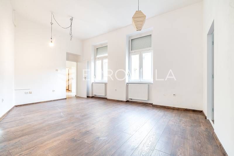 Wohnung zum Kauf 220.000 € 1 Zimmer 60 m²<br/>Wohnfläche 1.<br/>Geschoss Britanski trg Donji grad 10000