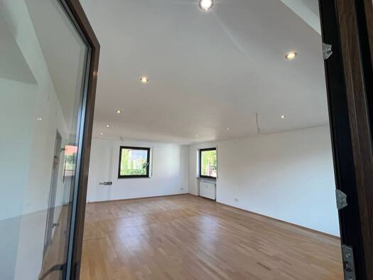 Wohnung zur Miete 1.070 € 3 Zimmer 95 m² Geschoss 1/2 frei ab sofort Behringersdorf Schwaig bei Nürnberg 90571