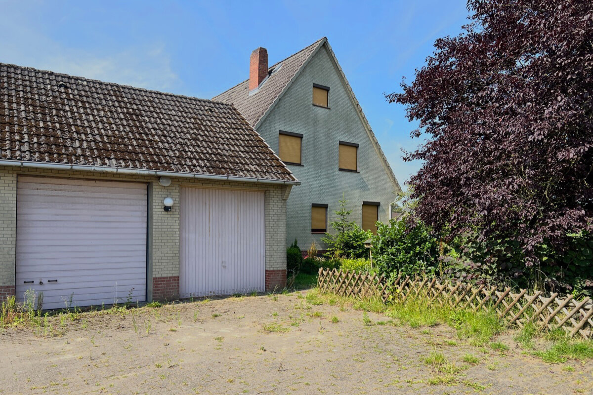 Einfamilienhaus zum Kauf 225.000 € 8 Zimmer 180 m²<br/>Wohnfläche 787 m²<br/>Grundstück Ueterlande Loxstedt 27612