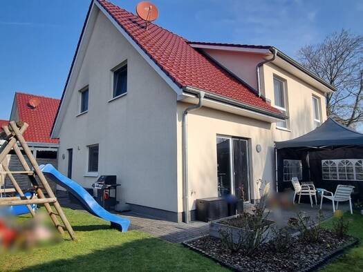 Doppelhaushälfte zum Kauf 249.000 € 4 Zimmer 115,8 m² 299 m² Grundstück Edewecht 26188