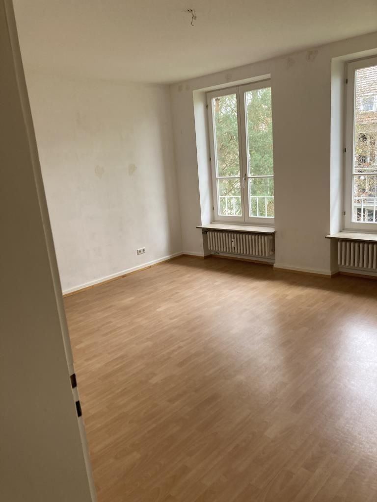 Wohnung zur Miete 909 € 4 Zimmer 129,8 m²<br/>Wohnfläche Scheidt Saarbrücken 66133