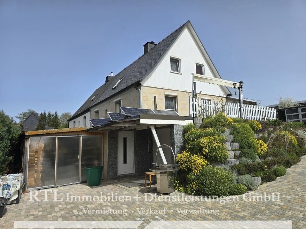 Doppelhaushälfte zum Kauf provisionsfrei 124.900 € 4 Zimmer 85 m²<br/>Wohnfläche 939 m²<br/>Grundstück Sparnberg Hirschberg 07927