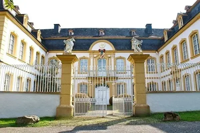 Wohnung zum Kauf provisionsfrei 766.000 € 10 Zimmer 253 m² 1. Geschoss Schlossstraße 140 Quint Trier 54293