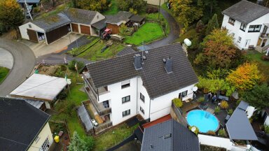 Einfamilienhaus zum Kauf provisionsfrei als Kapitalanlage geeignet 380.000 € 10 Zimmer 286,7 m² 740 m² Grundstück Dessighofen 56357