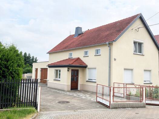 Einfamilienhaus zum Kauf 89.000 € 4 Zimmer 90,8 m² 653 m² Grundstück Strauch Großenhain 01561