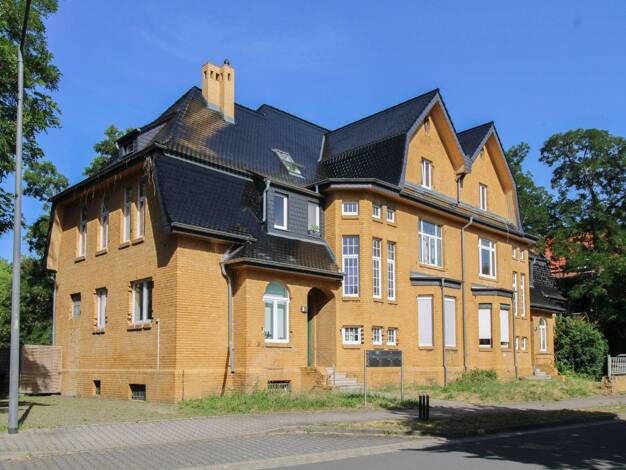 Mehrfamilienhaus zum Kauf 349.000 € 27 Zimmer 607,5 m² 2.469 m² Grundstück Bitterfeld Bitterfeld-Wolfen 06749