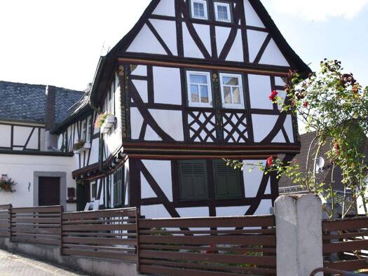Einfamilienhaus zum Kauf 145.000 € 6 Zimmer 112 m² 152 m² Grundstück frei ab sofort Braunfels Braunfels 35619