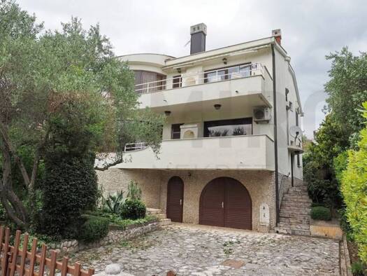 Haus zum Kauf 1.200.000 € 6 Zimmer 346 m² Krk Centar