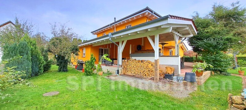 Einfamilienhaus zum Kauf 961.000 € 8,5 Zimmer 220 m²<br/>Wohnfläche 814 m²<br/>Grundstück Rielasingen Rielasingen-Worblingen 78239