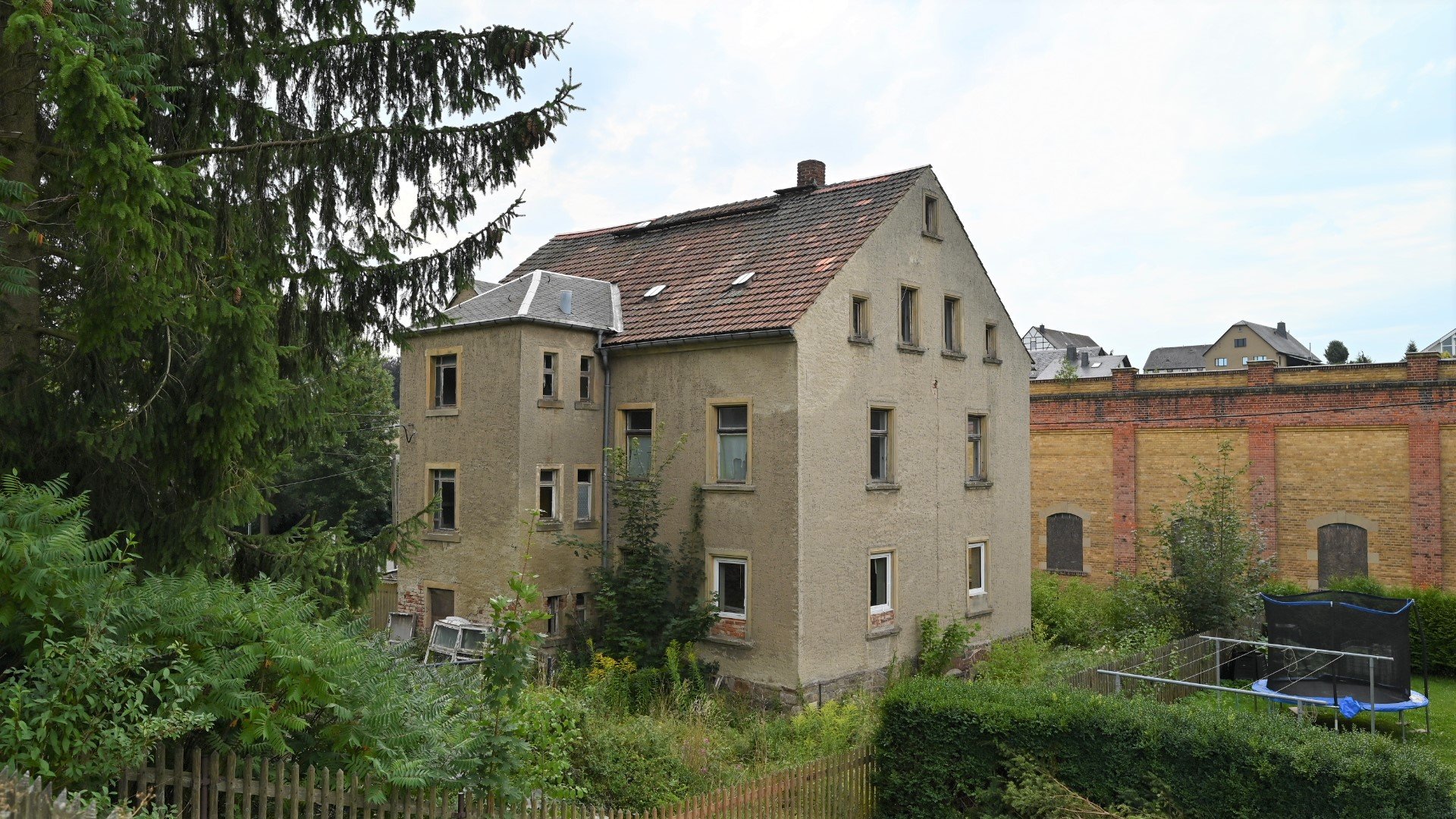 Haus zum Kauf 63.000 € 12 Zimmer 280 m²<br/>Wohnfläche 700 m²<br/>Grundstück ab sofort<br/>Verfügbarkeit Straße des Friedens 63 Breitenau Oederan 09569