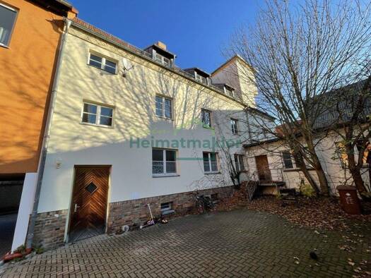 Mehrfamilienhaus zum Kauf 140.000 € 335,6 m² 459 m² Grundstück Calbe 39240