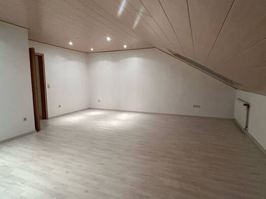 Wohnung zur Miete 600 € 2 Zimmer 65 m² Geschoss 3/3 frei ab 01.04.2026 Delbrück 33129