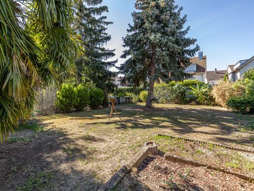 Haus zum Kauf 749.000 € 9 Zimmer 179 m² 703 m² Grundstück Eggenstein Eggenstein-Leopoldshafen 76344