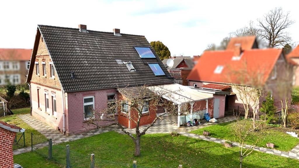 Mehrfamilienhaus zum Kauf 329.000 € 8 Zimmer 180 m² 791 m² Grundstück Bützfleth Stade / Bützfleth 21683