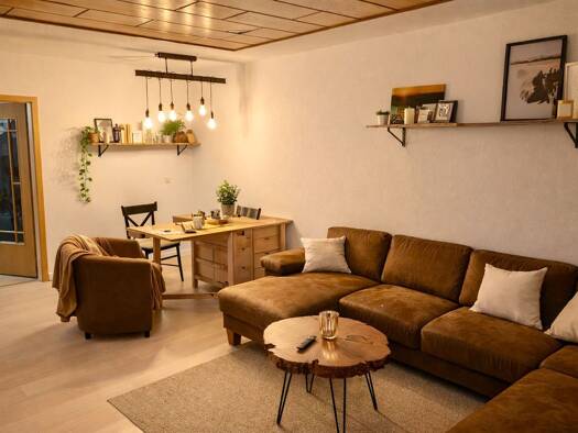 Wohnung zur Miete 700 € 4 Zimmer 102 m² Geschoss 1/1 frei ab 01.04.2026 Oesterholz-Haustenbeck Schlangen 33189