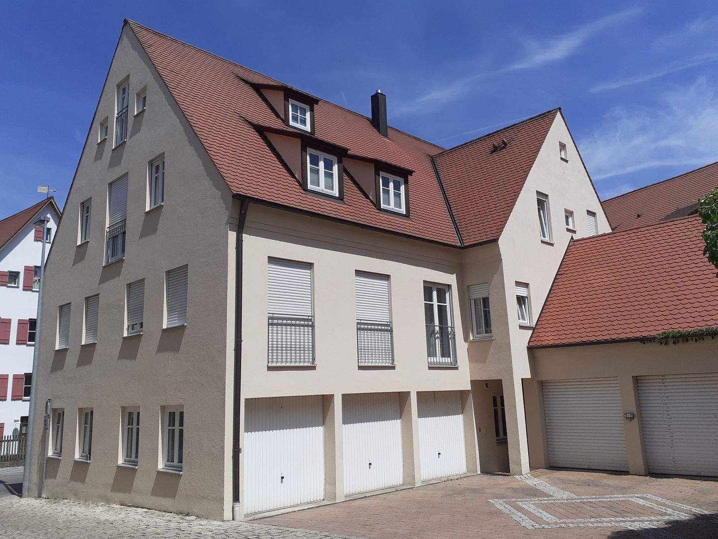 Immobilie in Nördlingen - 2 Zimmer Wohnung mit Garagenstellplatz und Einbauküche in der Innenstadt - Bild 1