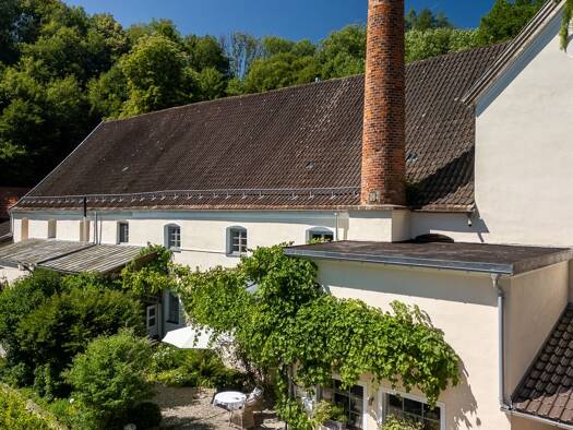 Haus zum Kauf 2.650.000 € 8 Zimmer 370 m² 4.342 m² Grundstück Griesstätt Griesstätt 83556