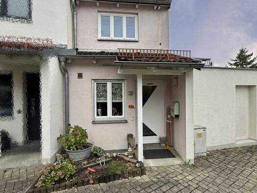 Reihenmittelhaus zum Kauf 324.900 € 2 Zimmer 71,5 m² 115 m² Grundstück Straubing 94315