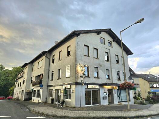 Wohn- und Geschäftshaus zum Kauf als Kapitalanlage geeignet 550.000 € 35 Zimmer 960 m² 2.249 m² Grundstück Flammersfeld 57632