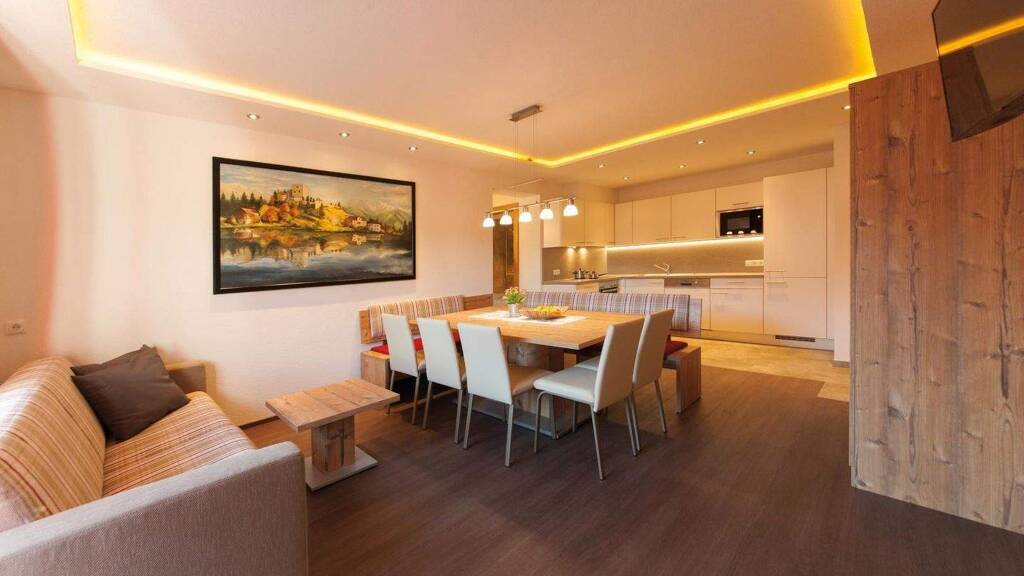 Hotel zum Kauf 8 Zimmer 30 Betten 706 m² Grundstück Ladis 6532