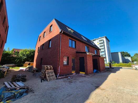 Reihenendhaus zur Miete - Erstbezug 2.660 € 5 Zimmer 136 m² 179 m² Grundstück frei ab sofort Garstedt Norderstedt 22846