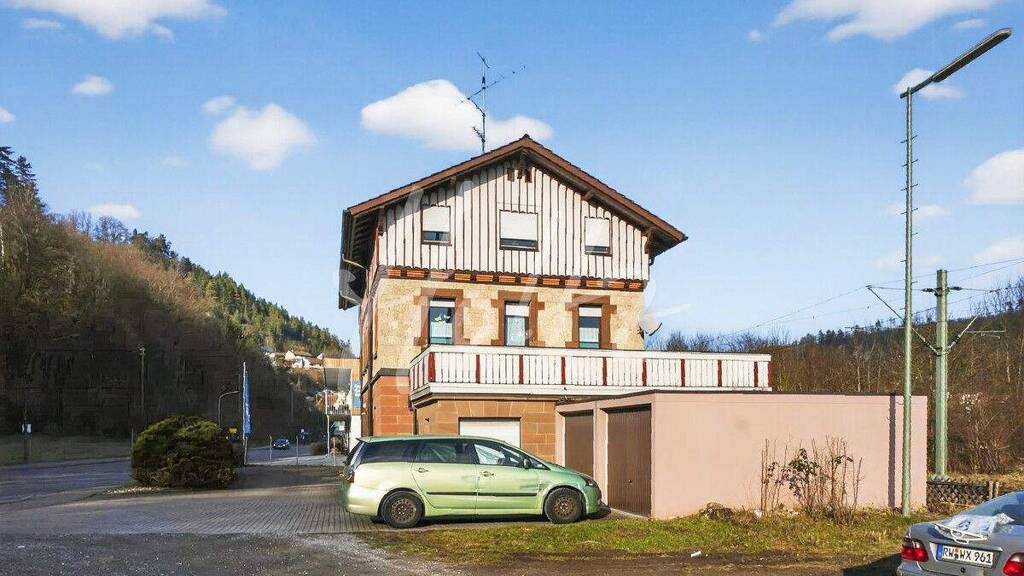 Mehrfamilienhaus zum Kauf 419.000 € 13 Zimmer 298 m² 535 m² Grundstück Bahnhof 1 Epfendorf 78736