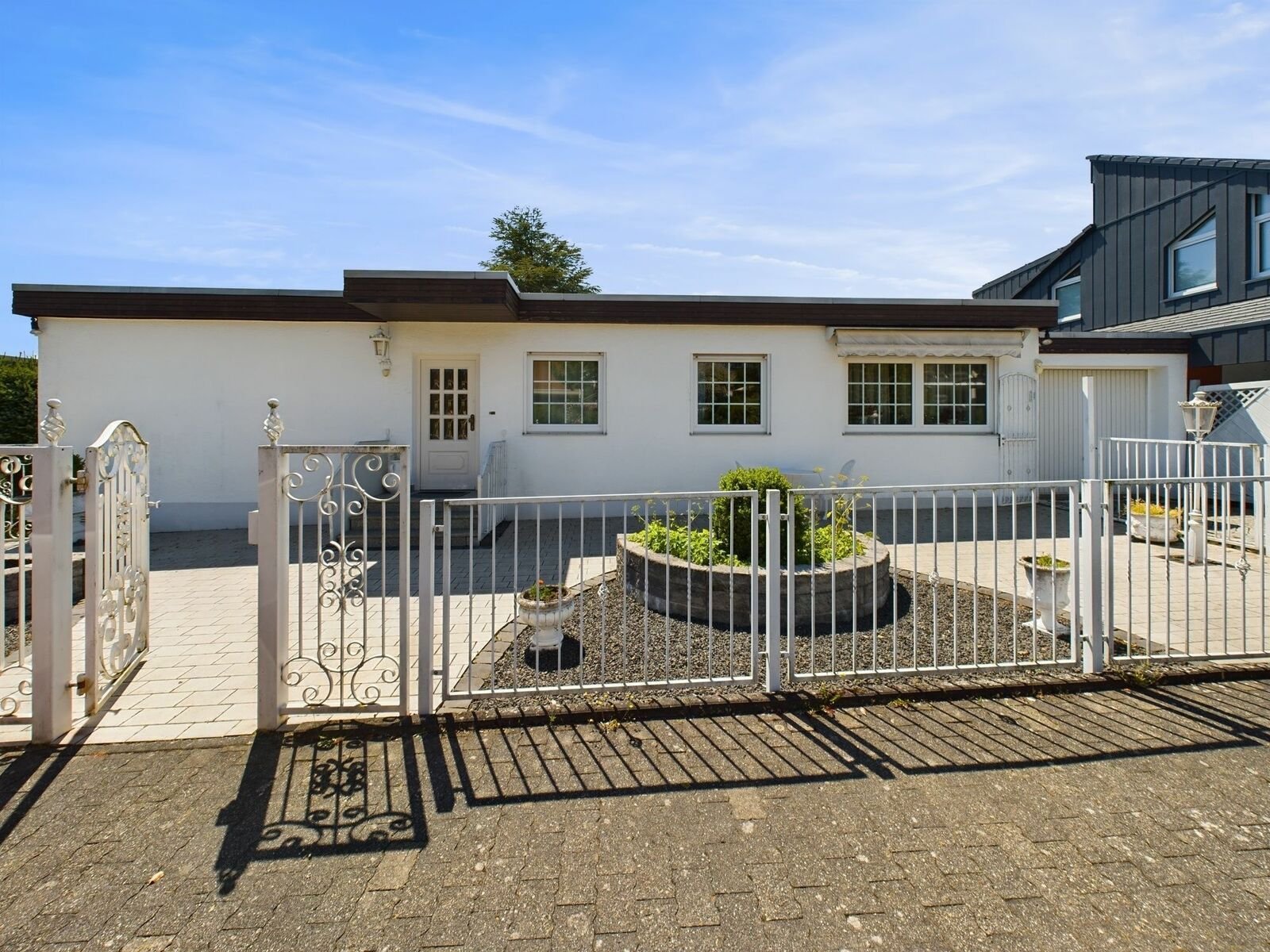 Bungalow zum Kauf 580.000 € 4 Zimmer 129 m²<br/>Wohnfläche 879 m²<br/>Grundstück Usingen Usingen 61250