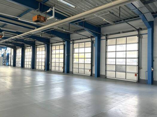 Logistikzentrum zur Miete provisionsfrei 5,15 € 1.800 m² Lagerfläche Pleißa Limbach-Oberfrohna 09212