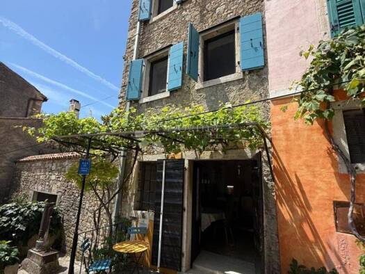 Haus zur Miete 700 € 4 Zimmer 100 m² Motovun Motovun