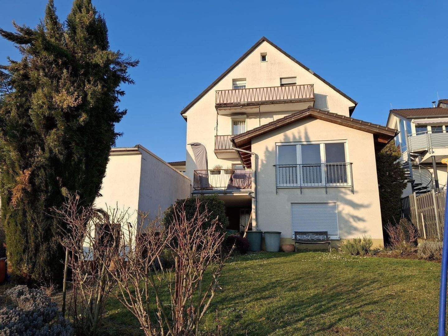 Immobilie in Weinheim - Sehr gepflegtes Dreifamilienhaus - Bild 1