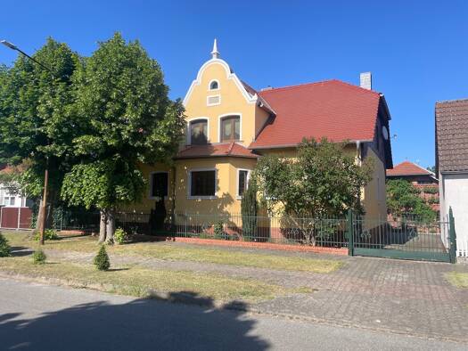 Einfamilienhaus zum Kauf 445.000 € 7 Zimmer 260 m² 1.711 m² Grundstück Klietz 39524