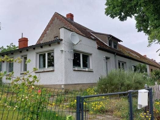 Reihenendhaus zum Kauf 148.000 € 4 Zimmer 104 m² 5.073 m² Grundstück Pritzenow Bartow 17089
