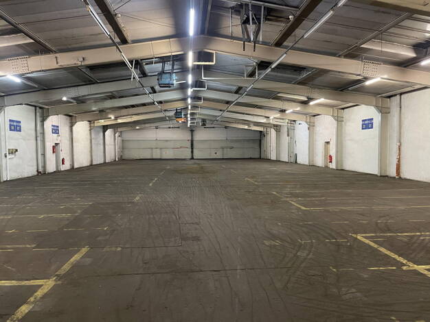 Lagerhalle zur Miete provisionsfrei 2.400 m² Lagerfläche Im Gewerbepark 1 Hunderdorf Hunderdorf 94336