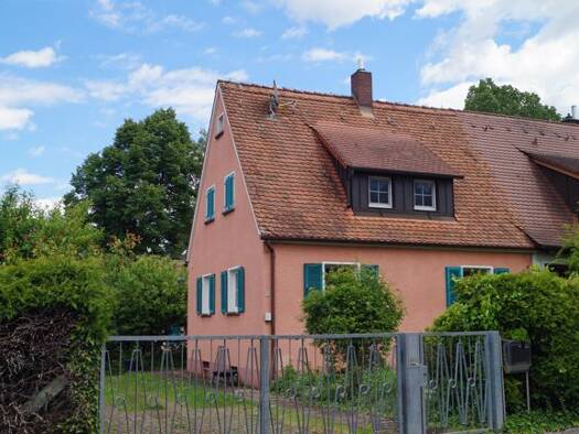Einfamilienhaus zum Kauf 395.000 € 5 Zimmer 96 m² 383 m² Grundstück Roßtal Roßtal 90574