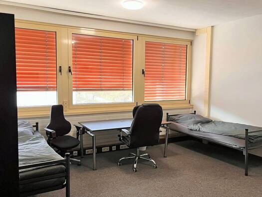 WG-Zimmer zur Miete Wohnen auf Zeit 590 € 24 m² frei ab 31.01.2027 Hedelfingerstr. 0 Wangen Stuttgart Hedelfingen 70327