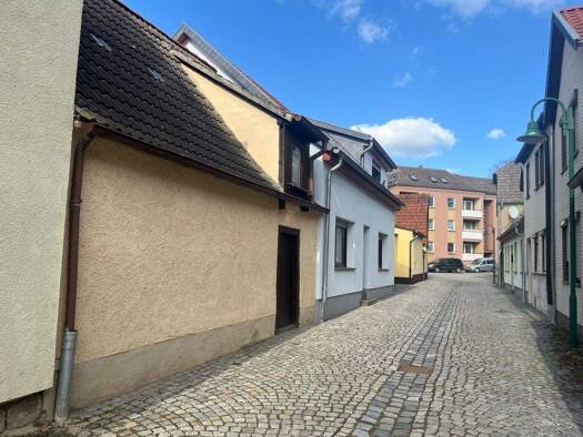 Mehrfamilienhaus zum Kauf provisionsfrei 98.000 € 9 Zimmer 256 m² 470 m² Grundstück Gabelstr. 16 +17 Artern Artern/Unstrut 06556