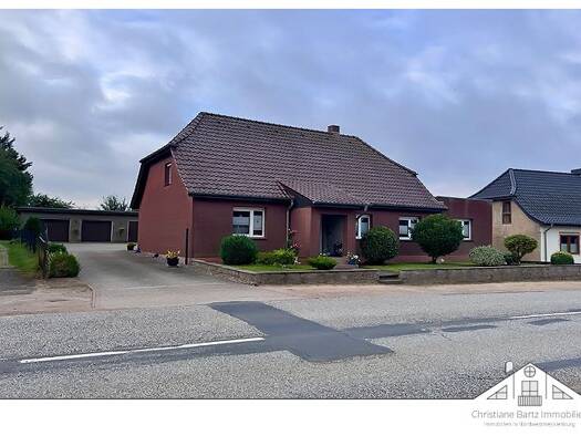 Einfamilienhaus zum Kauf 279.750 € 5 Zimmer 149 m² 1.843 m² Grundstück Fritz-Reuter-Str. 5 Hohen Viecheln Hohen Viecheln 23996
