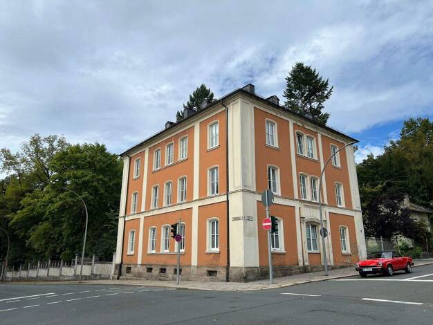 Mehrfamilienhaus zum Kauf 498.000 € 463,1 m² 890 m² Grundstück Innenstadt Hof 95028