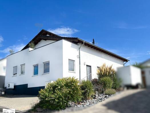 Doppelhaushälfte zum Kauf 397.000 € 4 Zimmer 128 m² 251 m² Grundstück Roniger Hof Linz am Rhein 53545