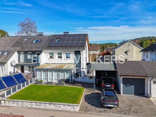 Doppelhaushälfte zum Kauf 650.000 € 4 Zimmer 245 m² 639 m² Grundstück Titisee Titisee-Neustadt 79822