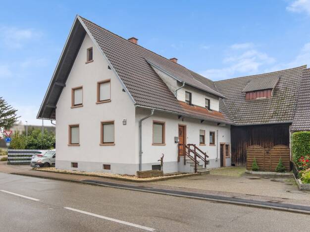 Einfamilienhaus zum Kauf 250.000 € 7 Zimmer 140,7 m² 394 m² Grundstück Önsbach Achern 77855