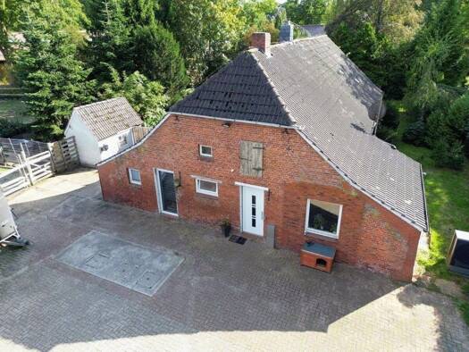 Einfamilienhaus zum Kauf 349.000 € 4 Zimmer 160 m² 8.154 m² Grundstück Hesel Hesel 26835